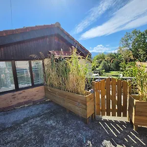  Hébergement de vacances Entre Pierre Et Bois